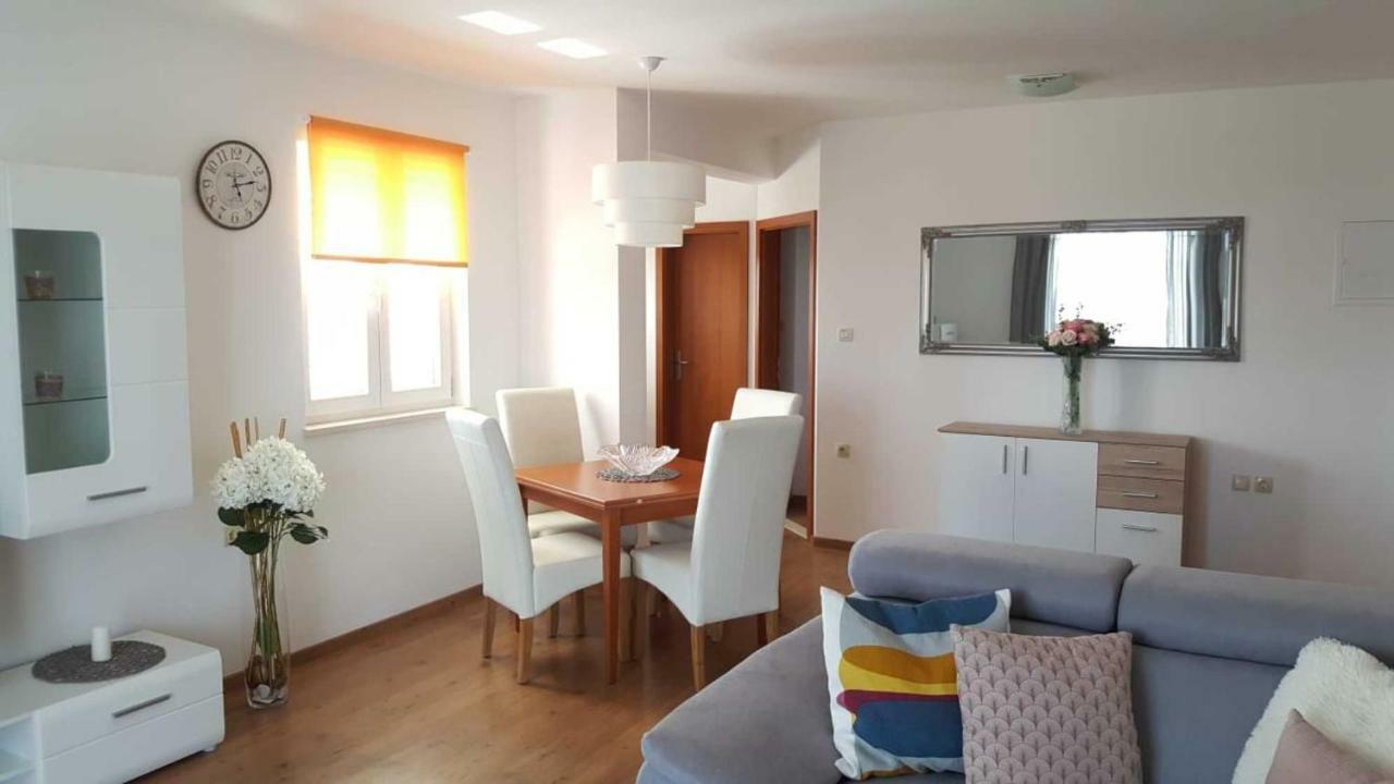 Cozy Apartment With Sea View Kaštela Extérieur photo